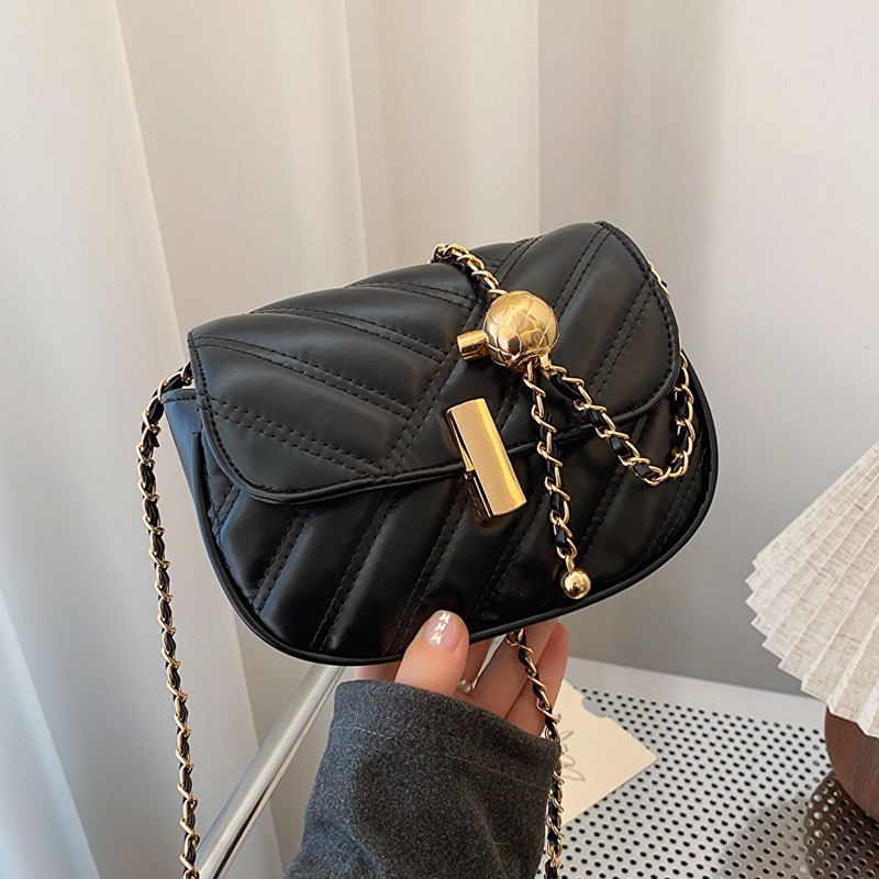 2024 Niche Design Quilted Chain Lock Shoulder Crossbody Mini Square Bag - Image 5