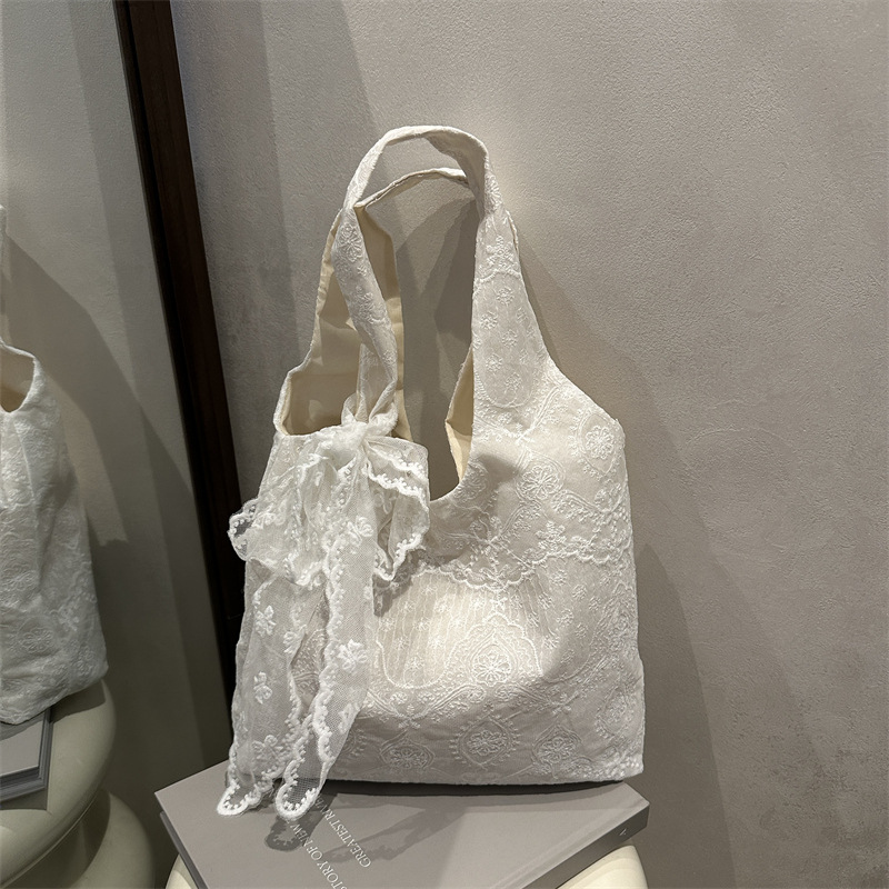 Korean Style Lace Flower Canvas Tote Bag Women's New Large Capacity Commuter Lazy Style One Shoulder Tote Bag Trendy - Image 3