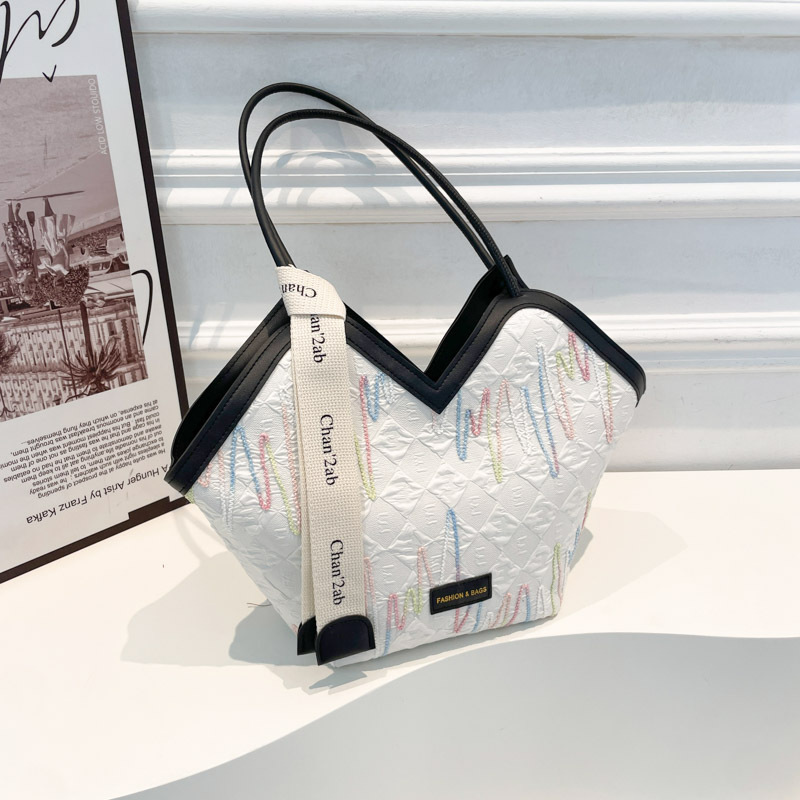 2025 New Fashion Versatile Tote Bag for Women Casual One Shoulder Underarm Bag - Image 4