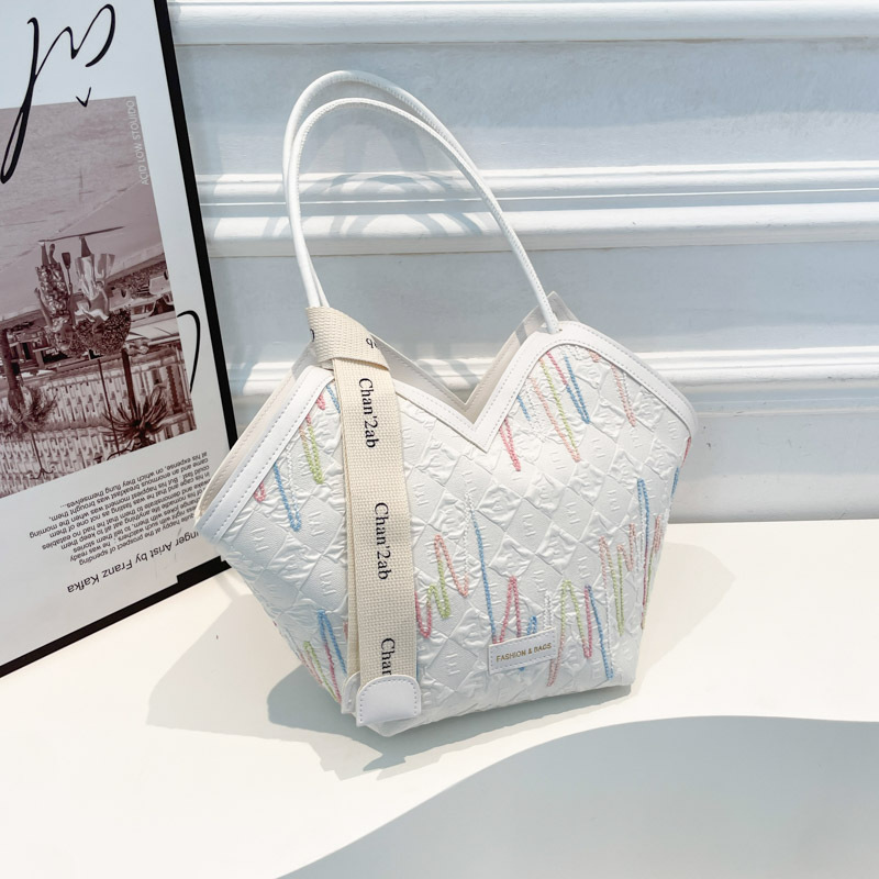 2025 New Fashion Versatile Tote Bag for Women Casual One Shoulder Underarm Bag - Image 2