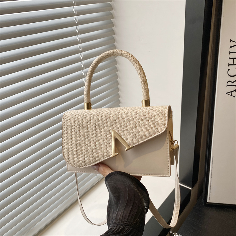 Women's Minimalist V-Shaped Small Square Bag 2025 Trendy Shoulder Crossbody Handbag - Image 4