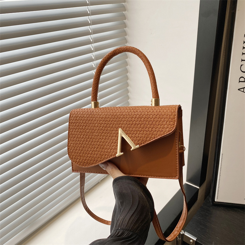 Women's Minimalist V-Shaped Small Square Bag 2025 Trendy Shoulder Crossbody Handbag - Image 2