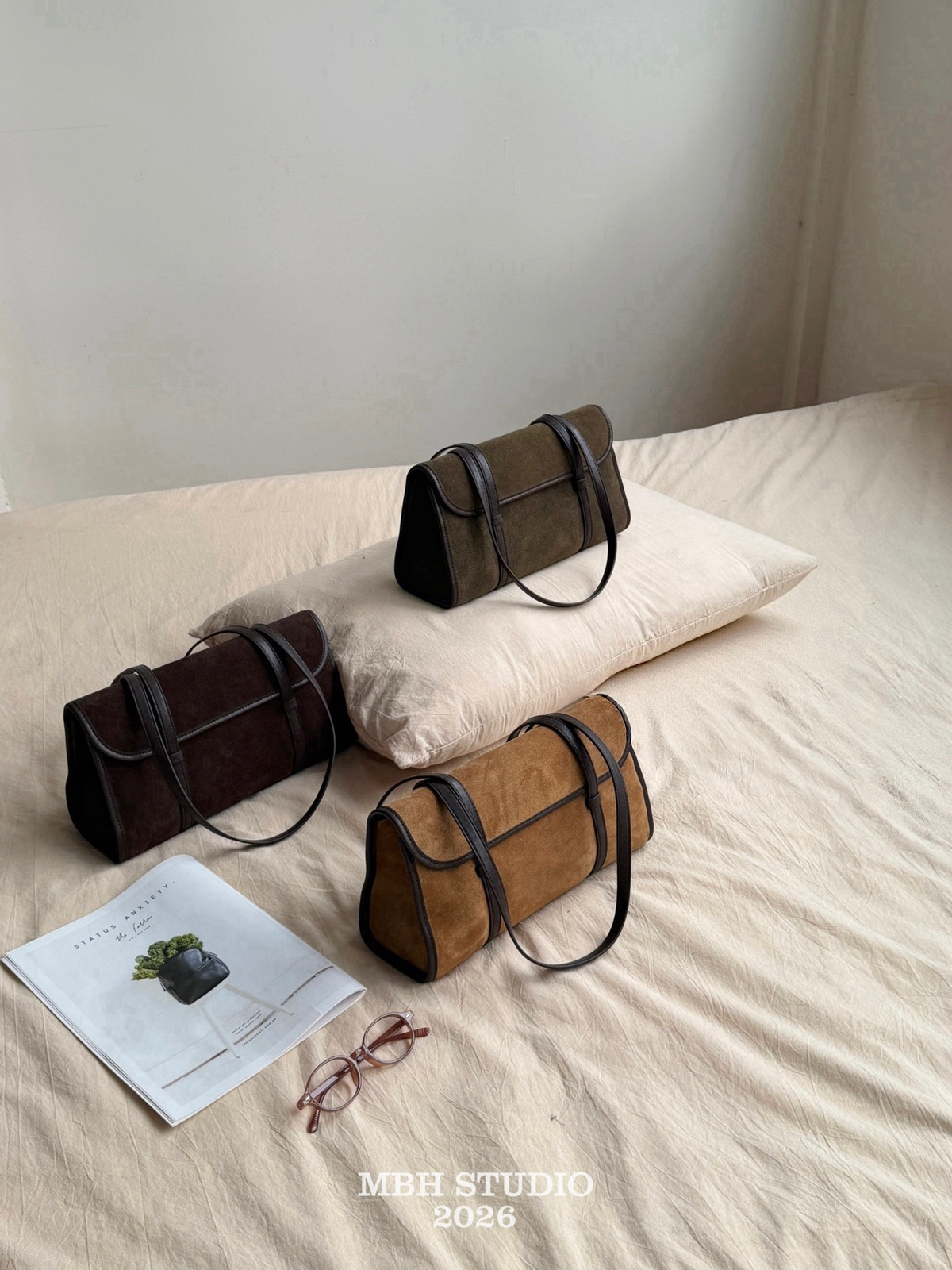 MBH Designer Matte Leather Flap Baguette Shoulder Bag - Image 3